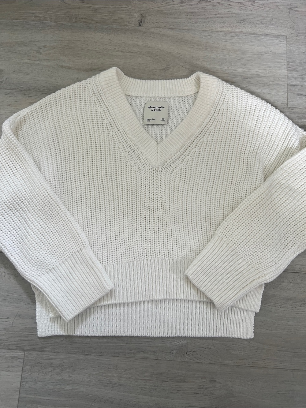 Abercrombie & Fitch Chunky White V-Neck Cropped Fall Knit Sweater Size XS